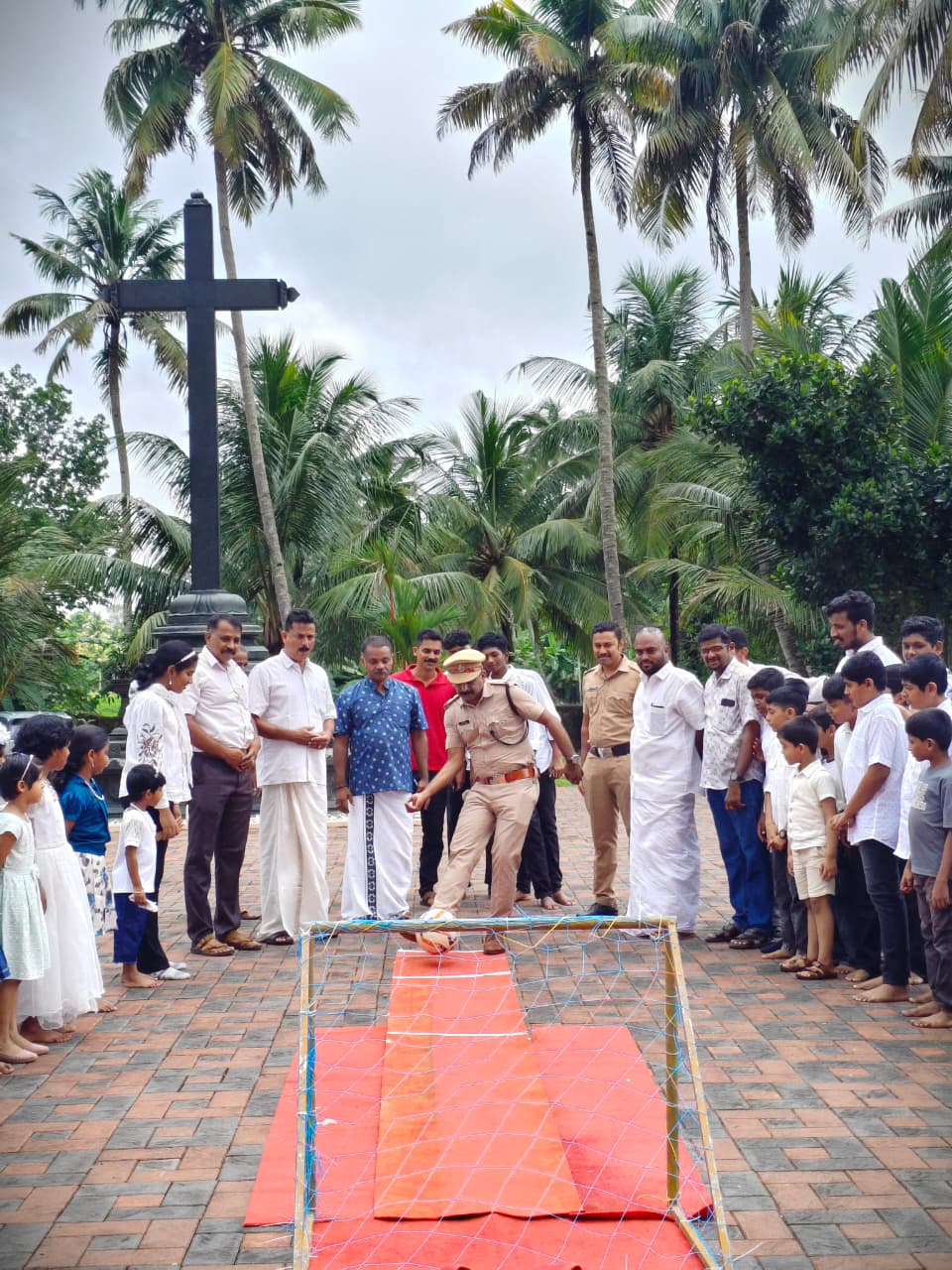 ഓപ്പറേഷന്‍ തൂഫാന്റെ ഭാഗമായി ഏകാംഗ നാടകവും ഫുട്‌ബോള്‍ ഷൂട്ടൗട്ട് മത്സരവും